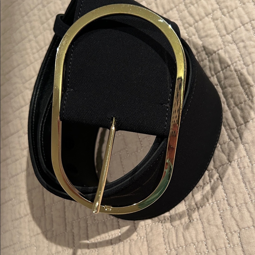 Stella McCartney Black Belt with Gold Buckle - Picture 4 of 7